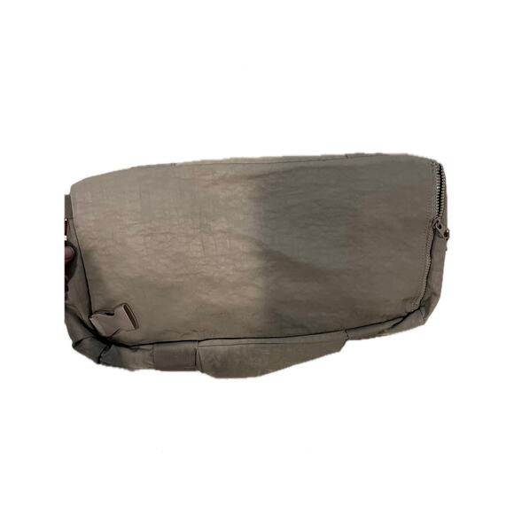 Target Soft Shell Tote/Duffel Bag 16"x8"x8" - Picture 4 of 6